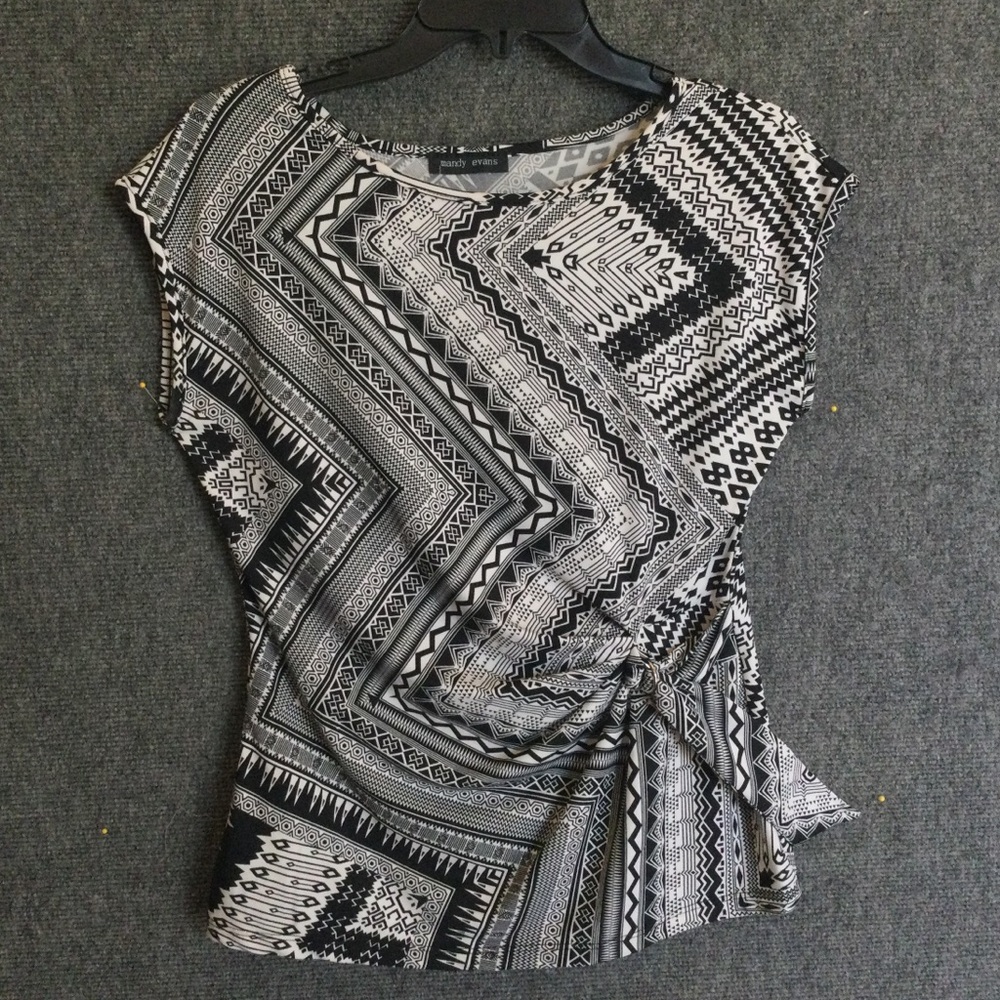 MANDIE EVANS Black and white jersey BLOUSE with side-drape adjustable tie.